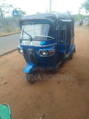 Bajaj RE 2017