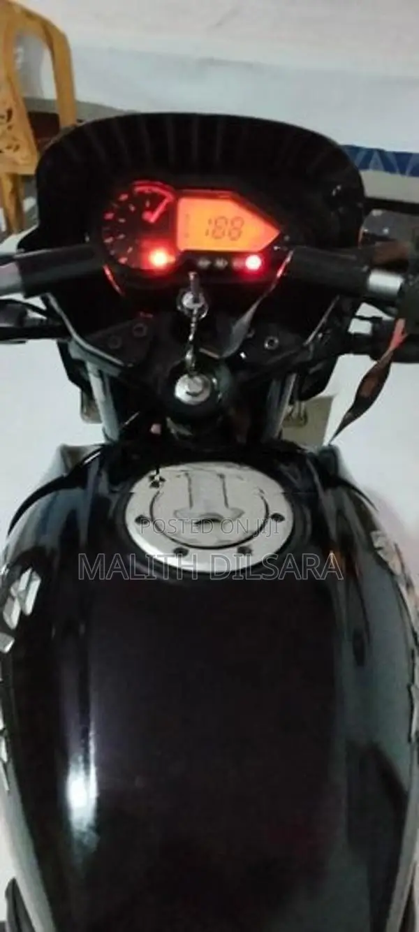 Bajaj Pulsar 150 2015