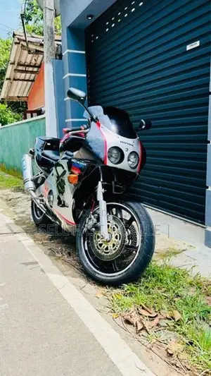 Honda CBR 250RR Gullarm 250 2008