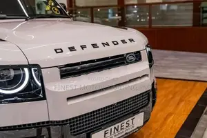 Land Rover Defender X-Dynamic HSE 2026