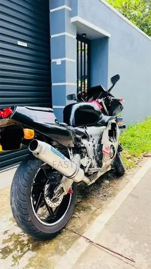 Honda CBR 250RR Gullarm 250 2008