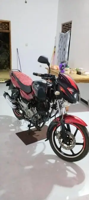Bajaj Pulsar 150 2015