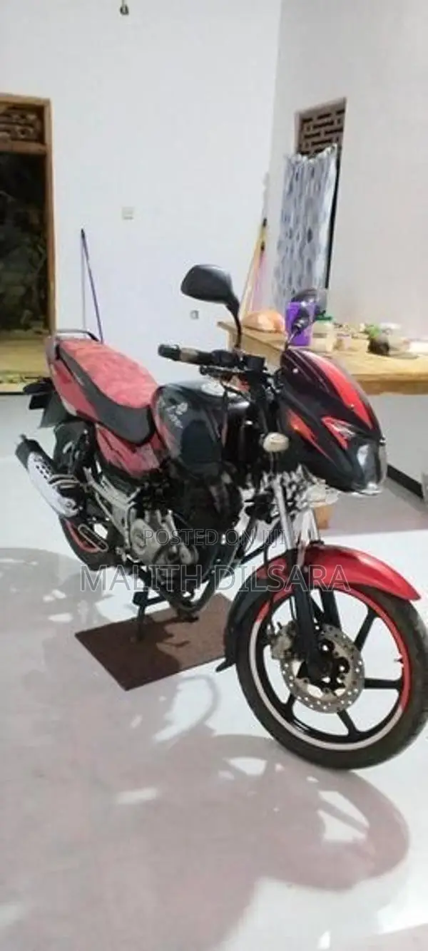 Bajaj Pulsar 150 2015