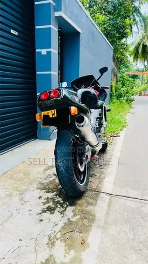 Honda CBR 250RR Gullarm 250 2008