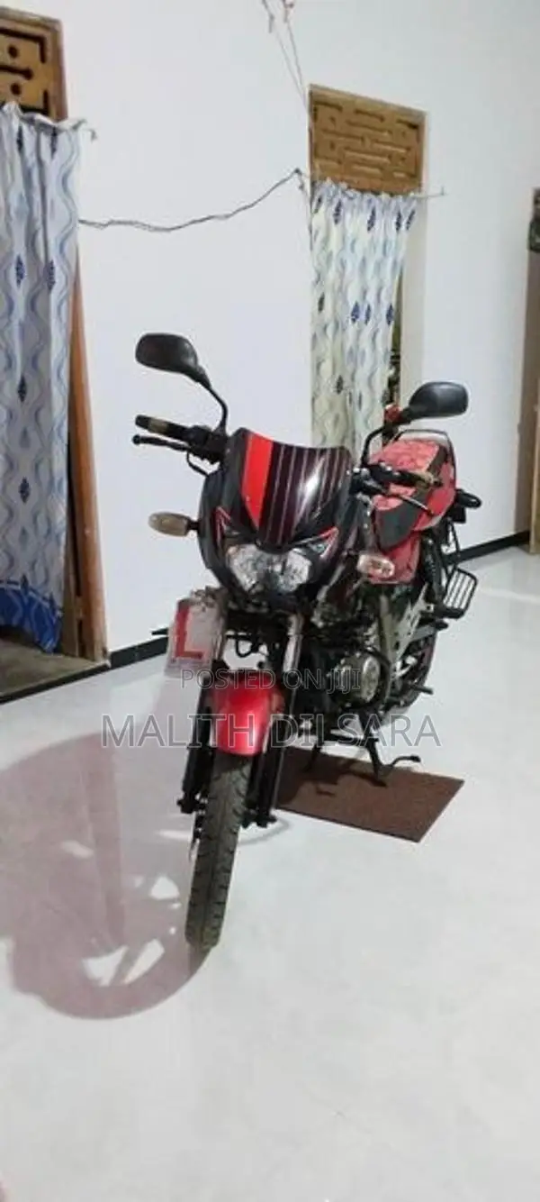 Bajaj Pulsar 150 2015