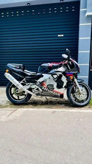 Honda CBR 250RR Gullarm 250 2008