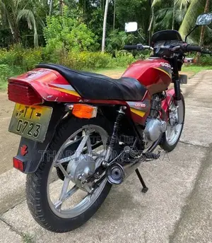 Suzuki GS 125 2004