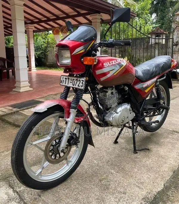 Suzuki GS 125 2004