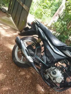 Bajaj Platina 2016