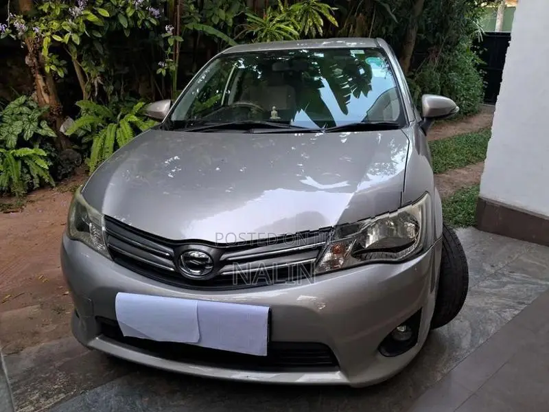 Toyota Axio 2012