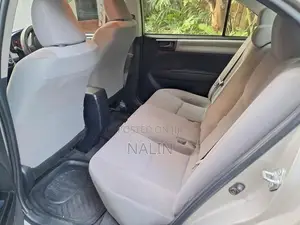 Toyota Axio 2012