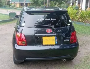 Toyota IST 2003