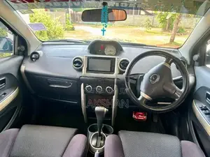 Toyota IST 2003