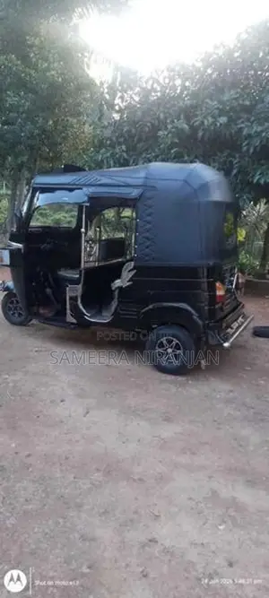 Bajaj RE 2012