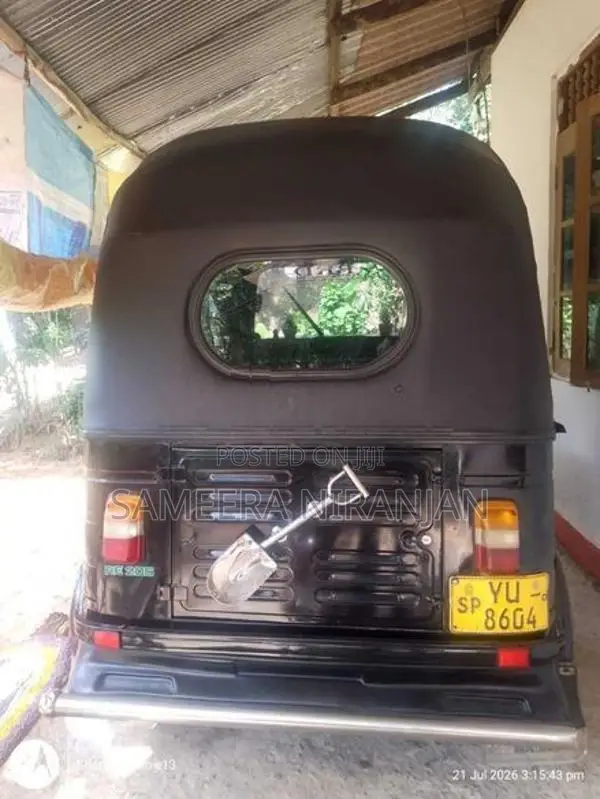Bajaj RE 2012