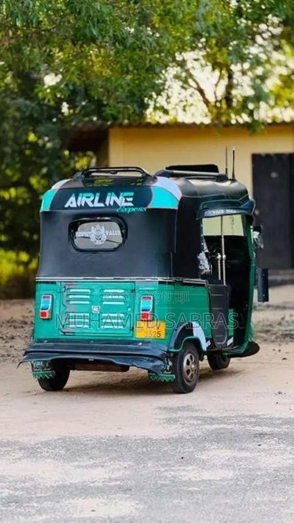 Bajaj RE 2015