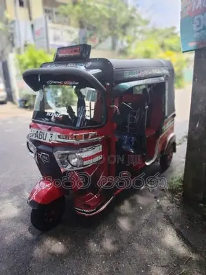 Bajaj RE 2019
