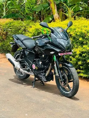 Bajaj Pulsar 220F 2010