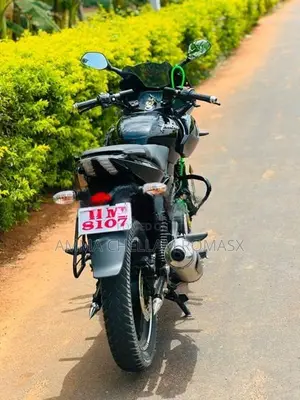 Bajaj Pulsar 220F 2010