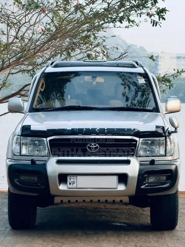 Toyota Land Cruiser Sahara 2000