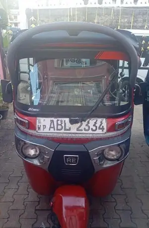 Bajaj RE 2017