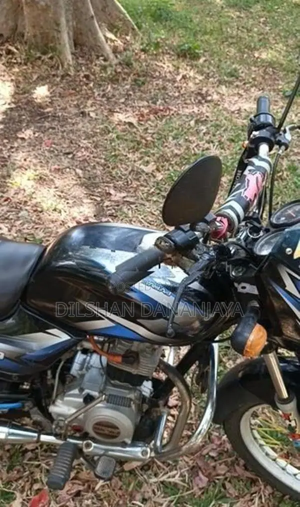 Bajaj CT100 2016