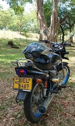 Bajaj CT100 2016