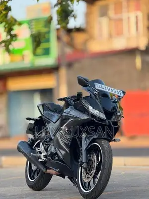 Yamaha R15 2019