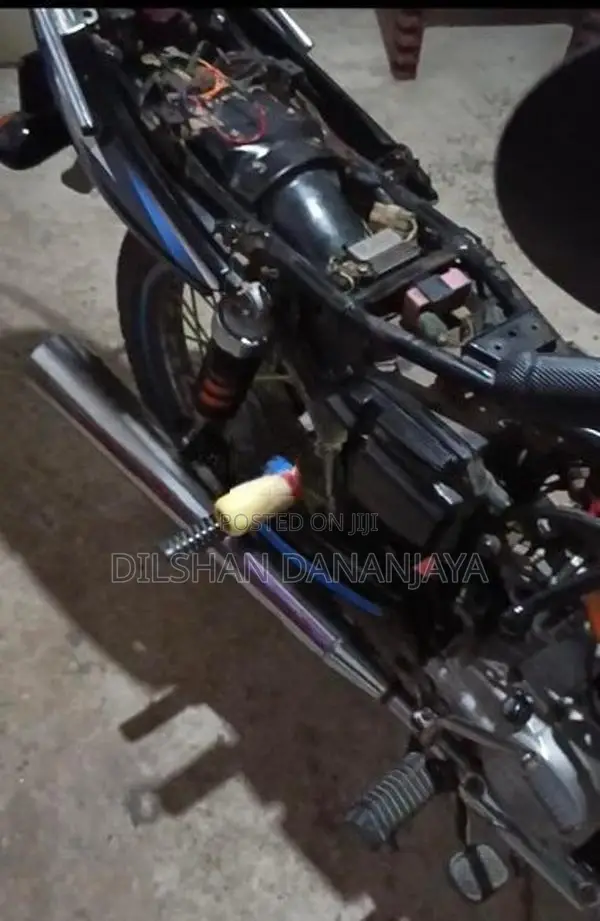 Bajaj CT100 2016