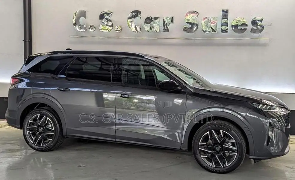 Peugeot 5008 GT 1.2L Hybrid 2025