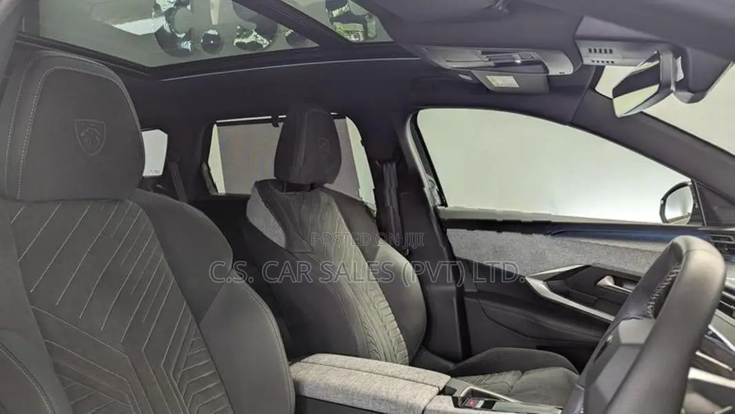 Peugeot 5008 GT 1.2L Hybrid 2025