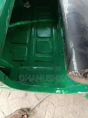 Bajaj RE 2014