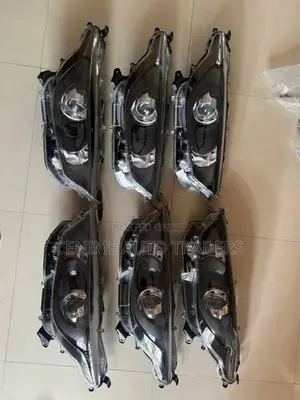 Toyota Yaris 210 Head Lamp