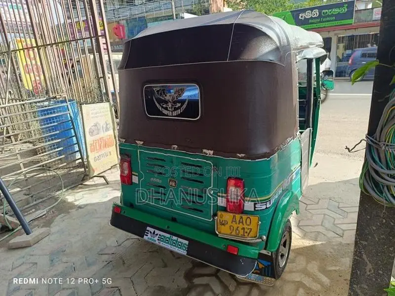 Bajaj RE 2014