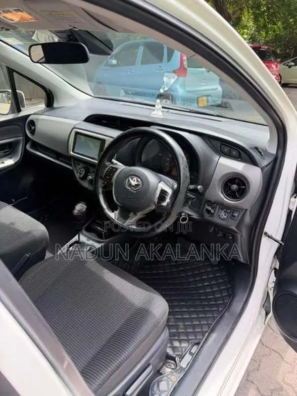 Toyota Vitz 2016