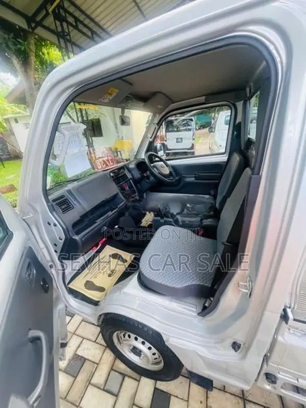 Nissan Clipper truck 2024