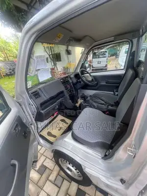 Nissan Clipper truck 2024