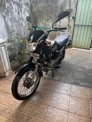 Bajaj CT100 2011