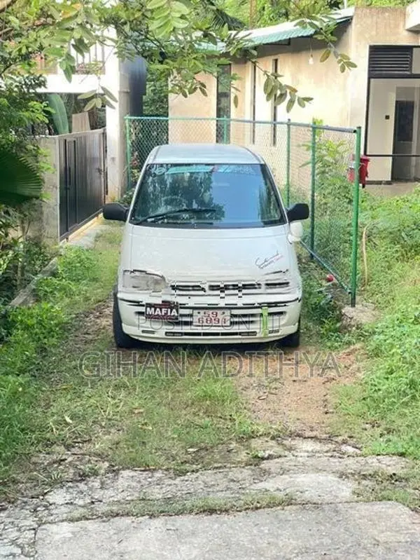 Nissan Serena 1992