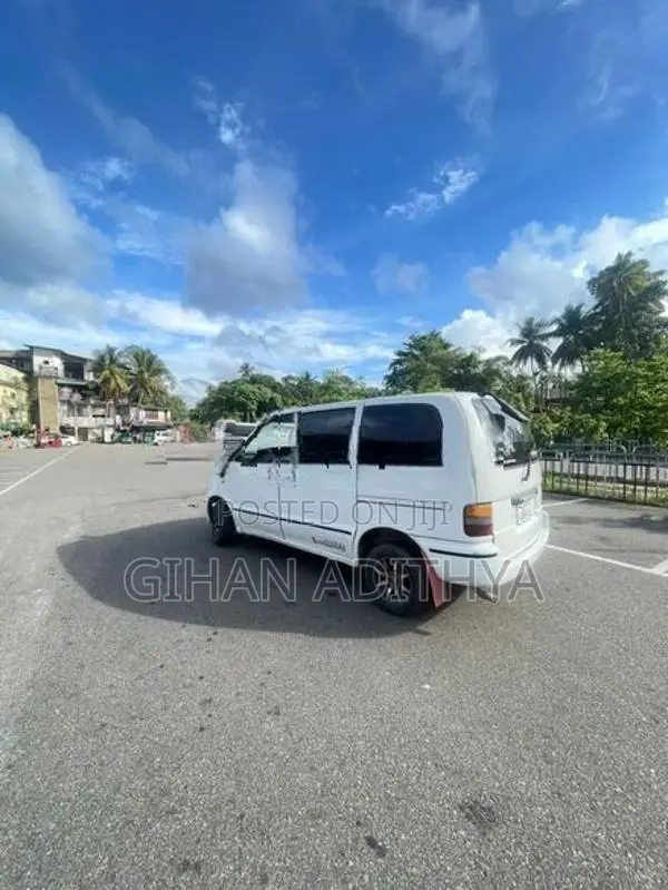 Nissan Serena 1992