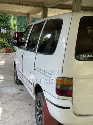 Nissan Serena 1992