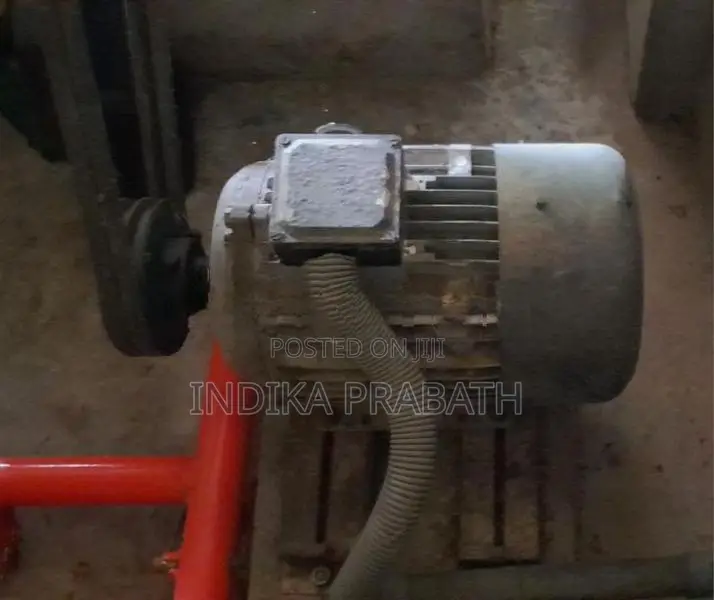 වී කොටන යන්ත්‍රය සමඟ මෝටර්