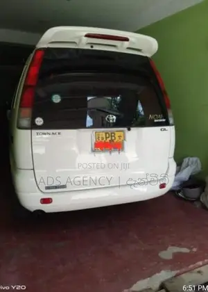 Toyota Noah GL 2002