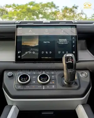 Land Rover Defender Dynamic HSE PHEV UK 2025