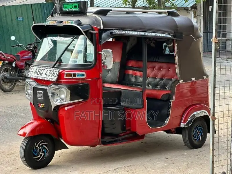 Bajaj RE 2018