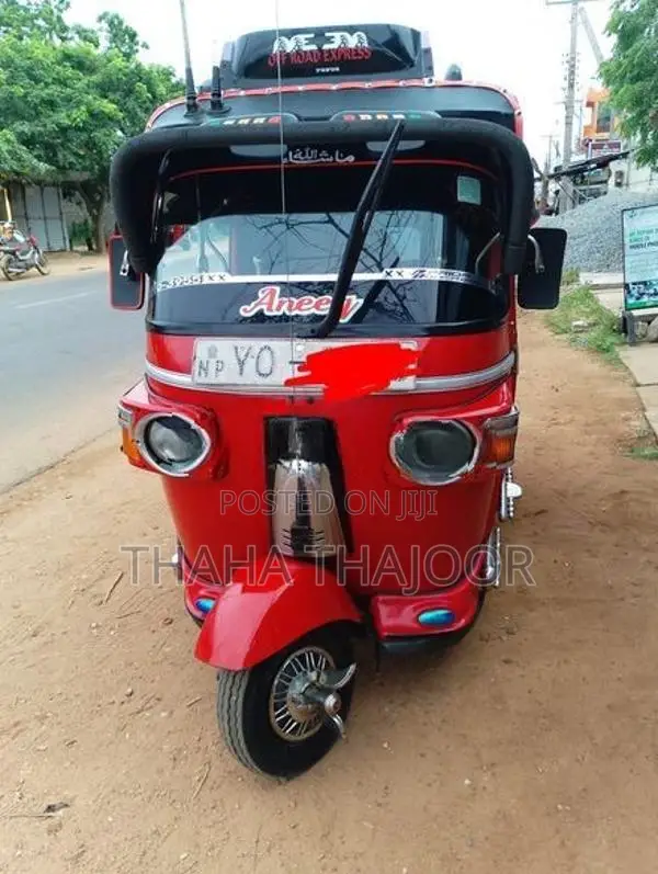 Bajaj RE 2011