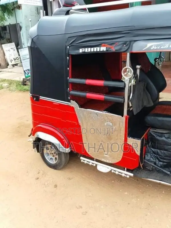 Bajaj RE 2011
