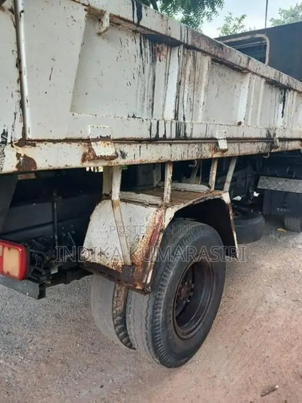 Tata Tipper 2012