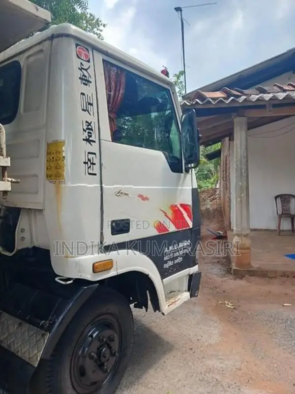 Tata Tipper 2012