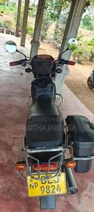Bajaj CT100 2016
